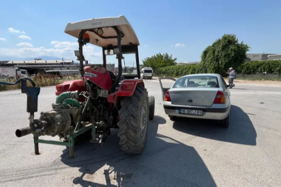 Bursa'da otomobil ile traktör çarpıştı: 1 yaralı
