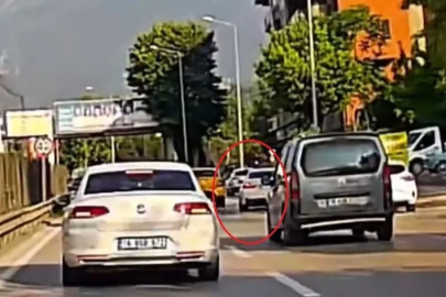 Bursa trafiğinde makas dehşeti: Kural tanımaz sürücü kamerada