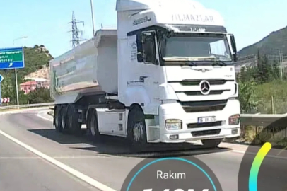 Bursa trafiğinde panik: TIR sürücüsü yolunu şaşırdı