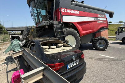 Otomobil freni kilitlenen biçerdöverin altına girdi: 2 yaralı