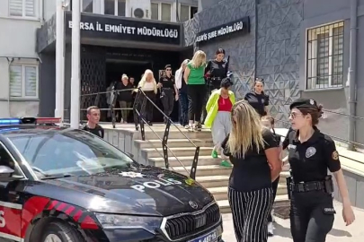 Masaj salonunda müşterilere sosyal medya kontrolü