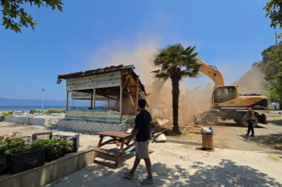 Mudanya Trilye'de 30 yıllık 4 kafe yıkıldı