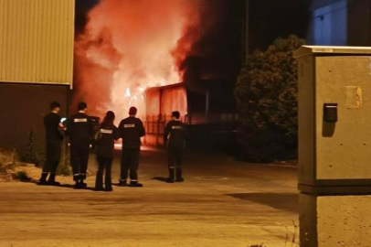 Bursa'da kauçuk fabrikasında korkutan yangın