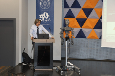 BUÜ’de akademi ve sektör otonom sistemler için buluştu