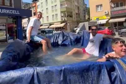 Bursa'da traktörün römorkunu havuz yapıp şehir turu attılar