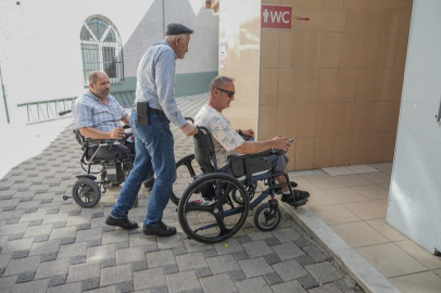 Bursa'da engelli vatandaşlar, engele takılmadan ibadet etmek istiyor