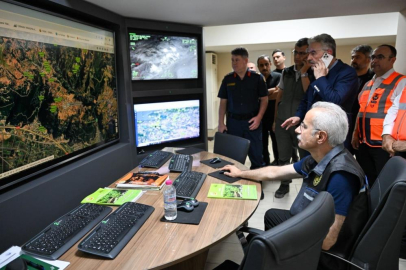 Bakan Uraloğlu: "Yangın önemli ölçüde kontrol altına alınmıştır"