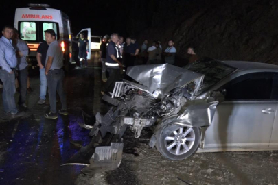 Bursa'da  yardım için yola çıkan baba-oğul kaza yaptı