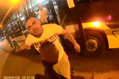 Bursa'da otobüs şoförü ile motosiklet sürücüsü arasında yol verme tartışması