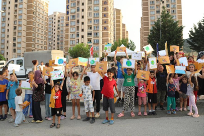 Çocukları gülümsetiyor, yaraları birlikte sarıyoruz