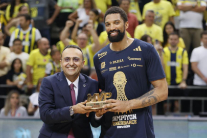 Fenerbahçe, Khem Birch'ün sözleşmesini 1 yıl uzattı