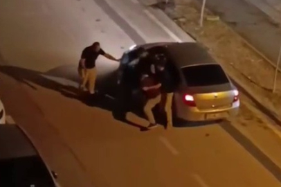 Bursa'da  yolunu kestikleri sürücüyü araçta darp ettiler