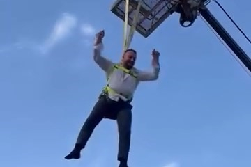 Bursa'da damadı vinçte sallandırdılar