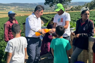 Başkan Özel, tarım işçilerini tarlada ziyaret etti