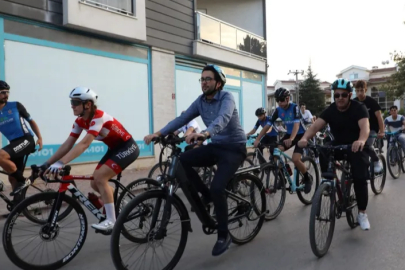 İnegöl'de 'Zaferden kurtuluşa' sloganıyla bisiklet turu düzenlendi