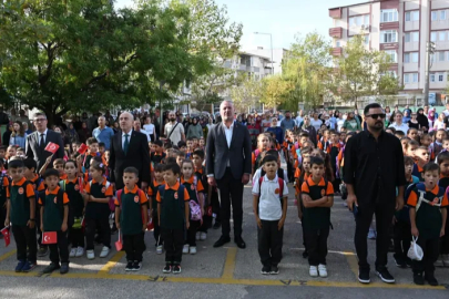 Karacabey’de yeni eğitim yılı ilk ders zili coşkusu