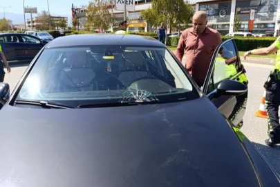 Bursa'da elektrikli bisiklet ile otomobil çarpıştı: 1 yaralı
