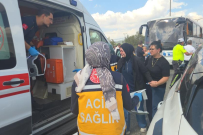 Bursa'da yolcu otobüsü gemi çapası taşıyan tıra çarptı...3 yaralı
