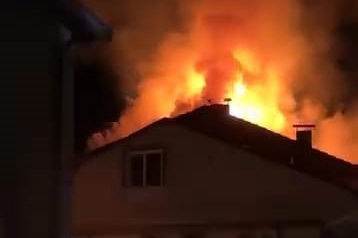 Bursa'da çatı katında çıkan yangın korkuttu