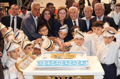 Bursa’da sünnet şöleni renkli görüntülere sahne oldu