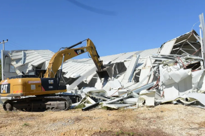 Nilüfer Belediyesi, bin 750 metrekarelik kaçak yapıyı yıktı