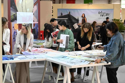 Bursa kumaşları Paris'te hayat buldu