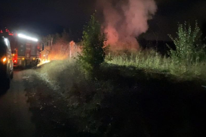 İnegöl’de tarlada yangın: 2 baraka kül oldu