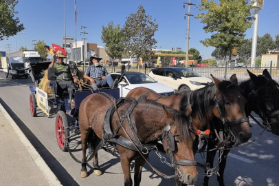 At arabasıyla 4 bin 800 kilometre yol katedecekler