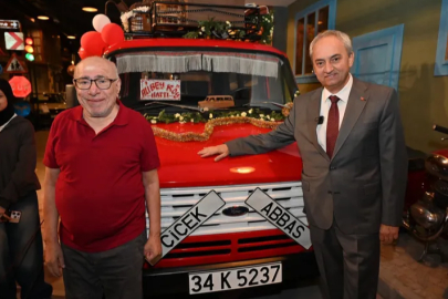 Çiçek Abbas, yıllar sonra minibüsüyle buluştu