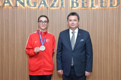 Osmangazi’nin gururu Zeynep Turan, Başkan Aydın’la buluştu