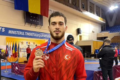 Büyükşehirli güreşçilerden balkanlarda madalya yağmuru