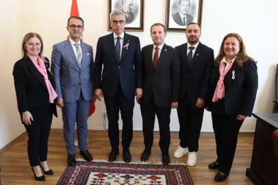 Bursa Kanserle Savaş Derneği’nden Bakan Memişoğlu’na ziyaret