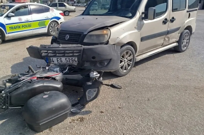 İnegöl'de motosiklet ile hafif ticari araç çarpıştı: 1 yaralı