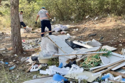 Nilüfer Belediyesi, insanların doğaya attığı molozları kamyon kamyon temizledi