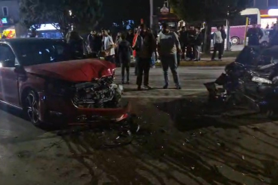 Otomobiller kafa kafaya çarpıştı: 2 yaralı