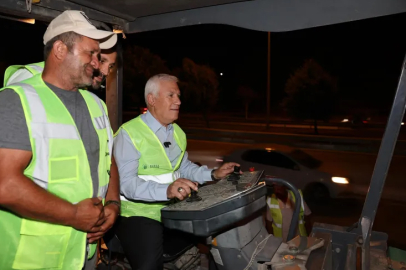 Bursa’da 285 kilometrelik yol yenilendi: 150 bin ton asfalt döküldü