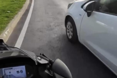 Bursa'da kırmızı ışıkta geçen otomobil sürücüsü tehlike saçtı