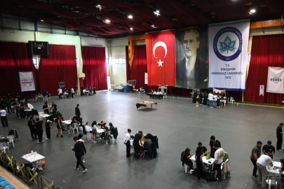Türkiye'nin en çirkin robotları sahneye çıktı