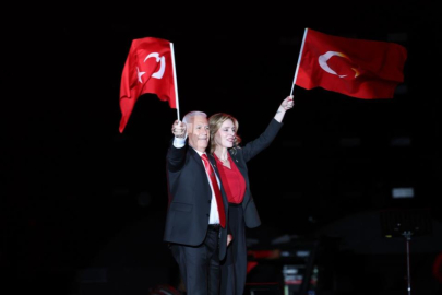 Bursa'da onbinlerce kişi Cumhuriyet coşkusuna ortak oldu