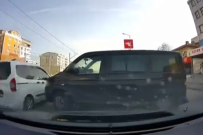 Bursa’da facia teğet geçti! Kamyonet sürücüsü ölümden döndü