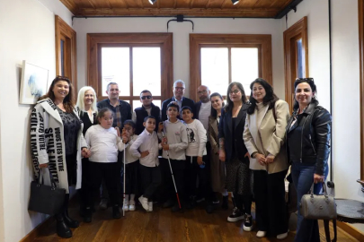 Mudanya’da Cumhuriyet Galerisi’nde sanat engel tanımıyor