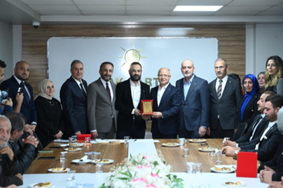 Bursa'da 800 yeni üye AK Parti'ye katıldı