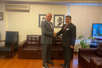 DSP Bursa'da Bayrak Mehmet Seskır’a teslim edildi