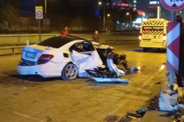 Bursa’da önce direğe ardından minibüse çarparak savruldu: 6 yaralı