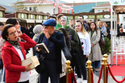 Edebiyatın kalbi 9 gün boyunca Osmangazi'de attı