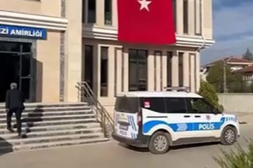 Bursa'da 28 yıl 8 ay hapis cezasıyla aranan 2 kişi yakalandı