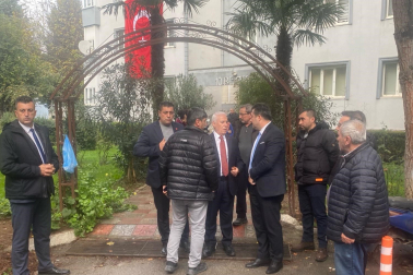 Başkan Bozbey'den şehit binbaşının ailesine taziye ziyareti