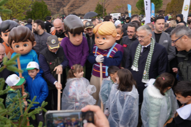 Gürsu tek yürek oldu, binlerce fidanla doldu