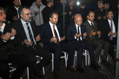 AK Parti Bursa'da şehit ailesini ziyaret etti