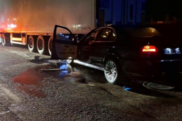 Bursa’da park halindeki TIR'a çarptı: 1 ağır yaralı